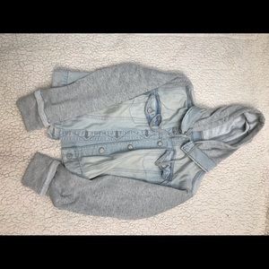 Jean jacket/ sweatshirt faded blue